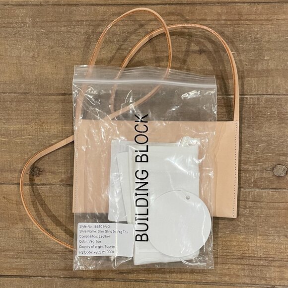 Building block slim sling crossbody NWT - Picture 5 of 5